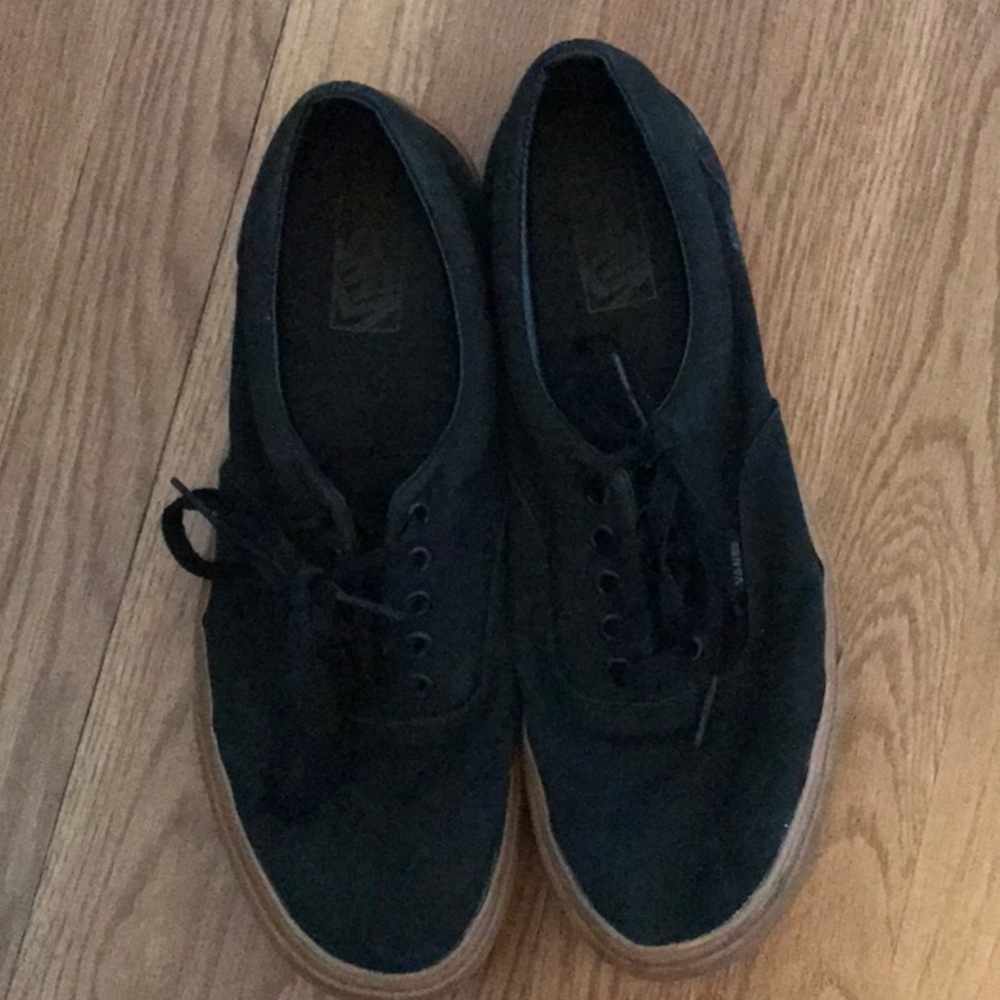 Black vans w gumsole